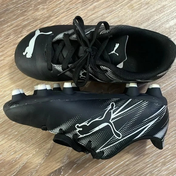 Puma Kids Soccer Shoes - Picture 7 of 8